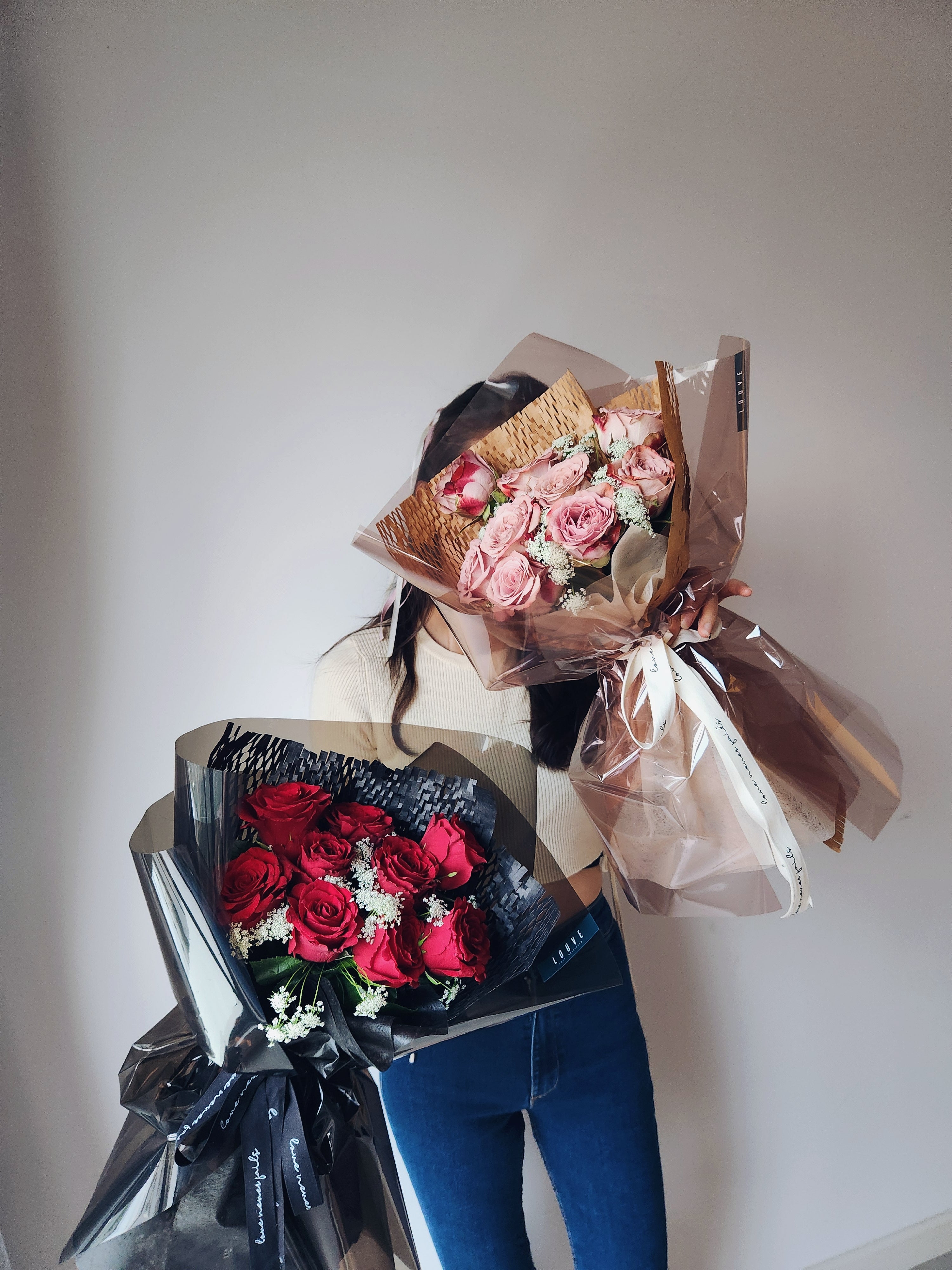 Sweet Cheeks (Red)/ (Cappuccino) Fresh Rose Bouquet
