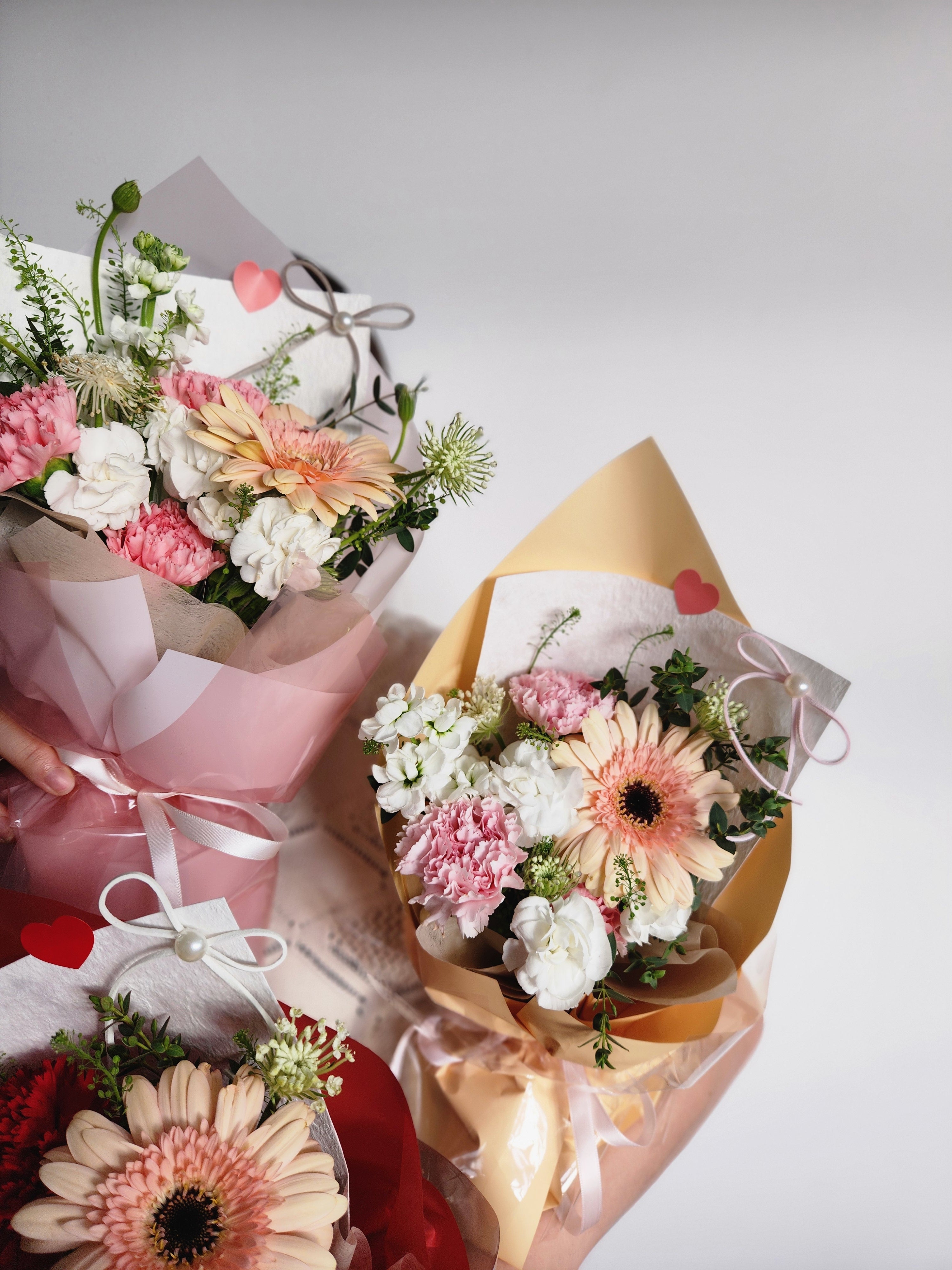 A Letter to My Mummy Fresh Carnation & Daisy Bouquet