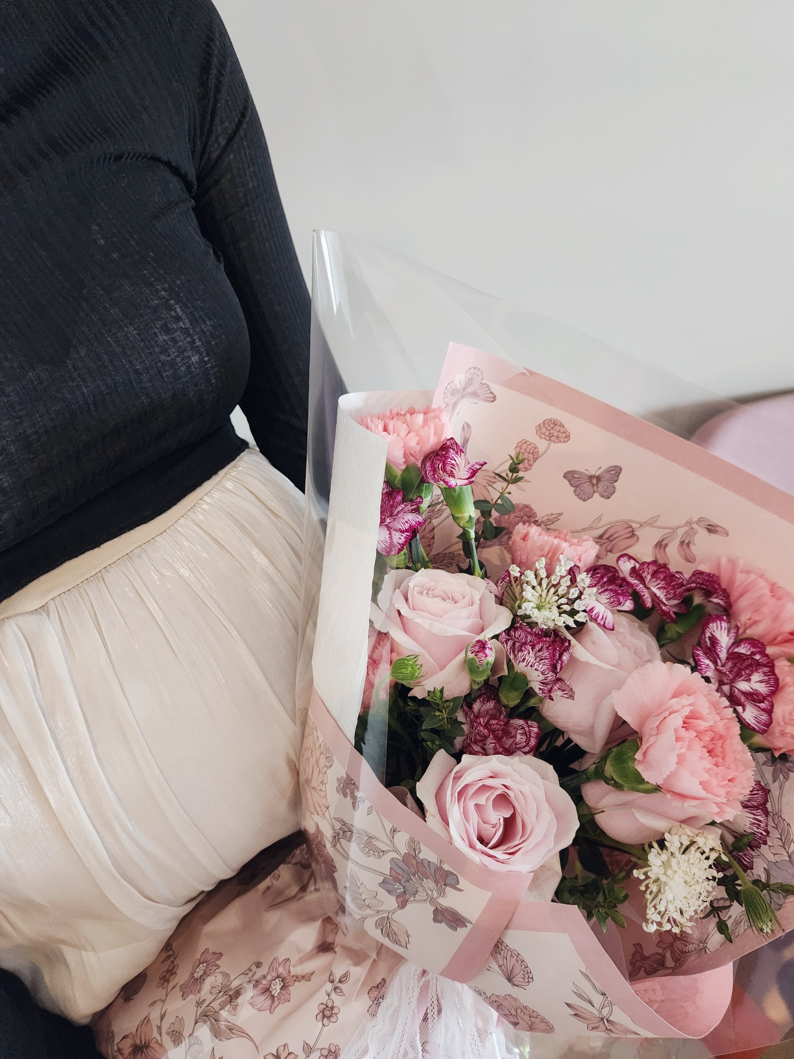 Burnt Sugar Beauty Fresh Carnation & Rose Bouquet