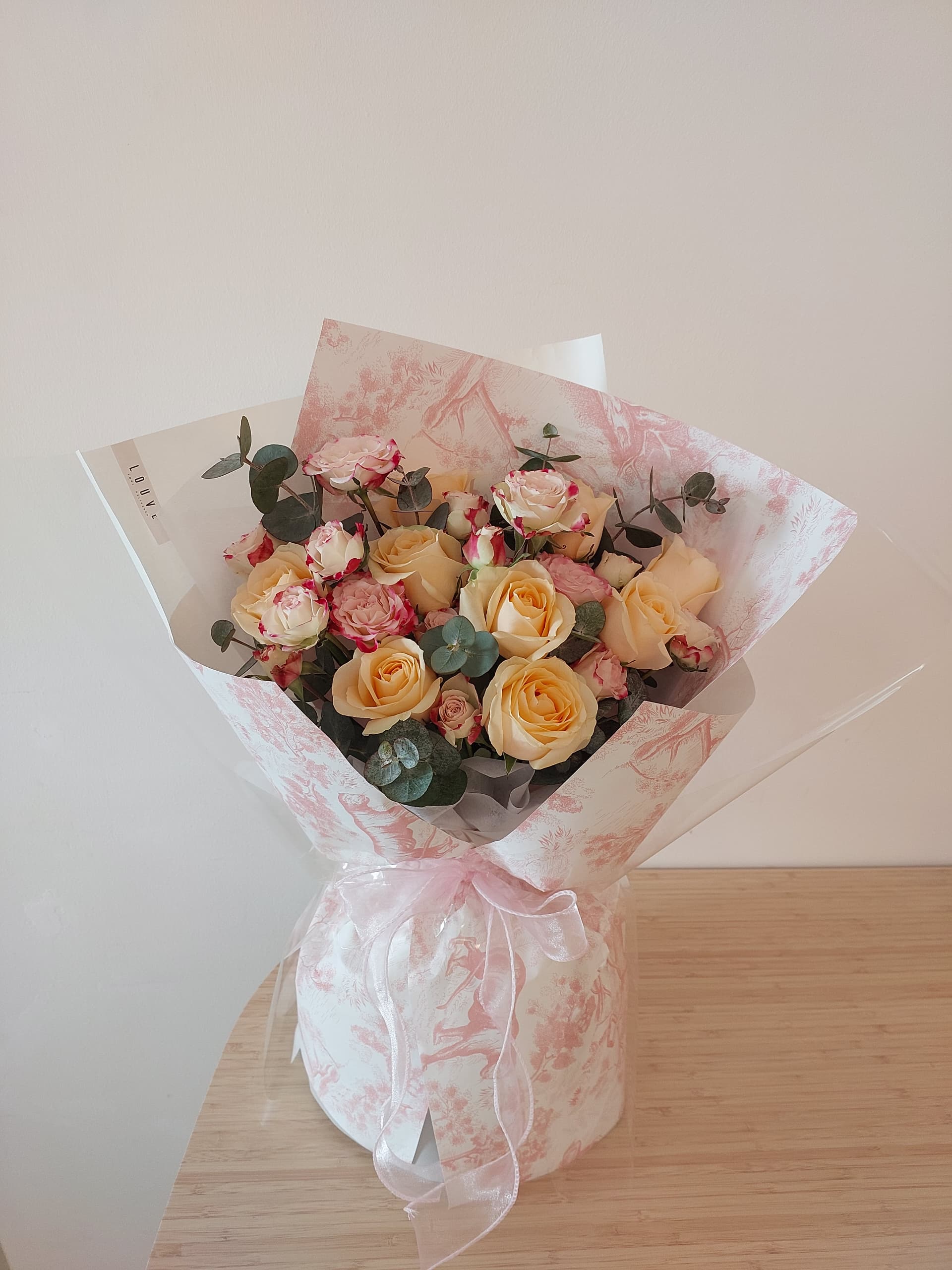 Peachy Blush Fresh Rose Bouquet