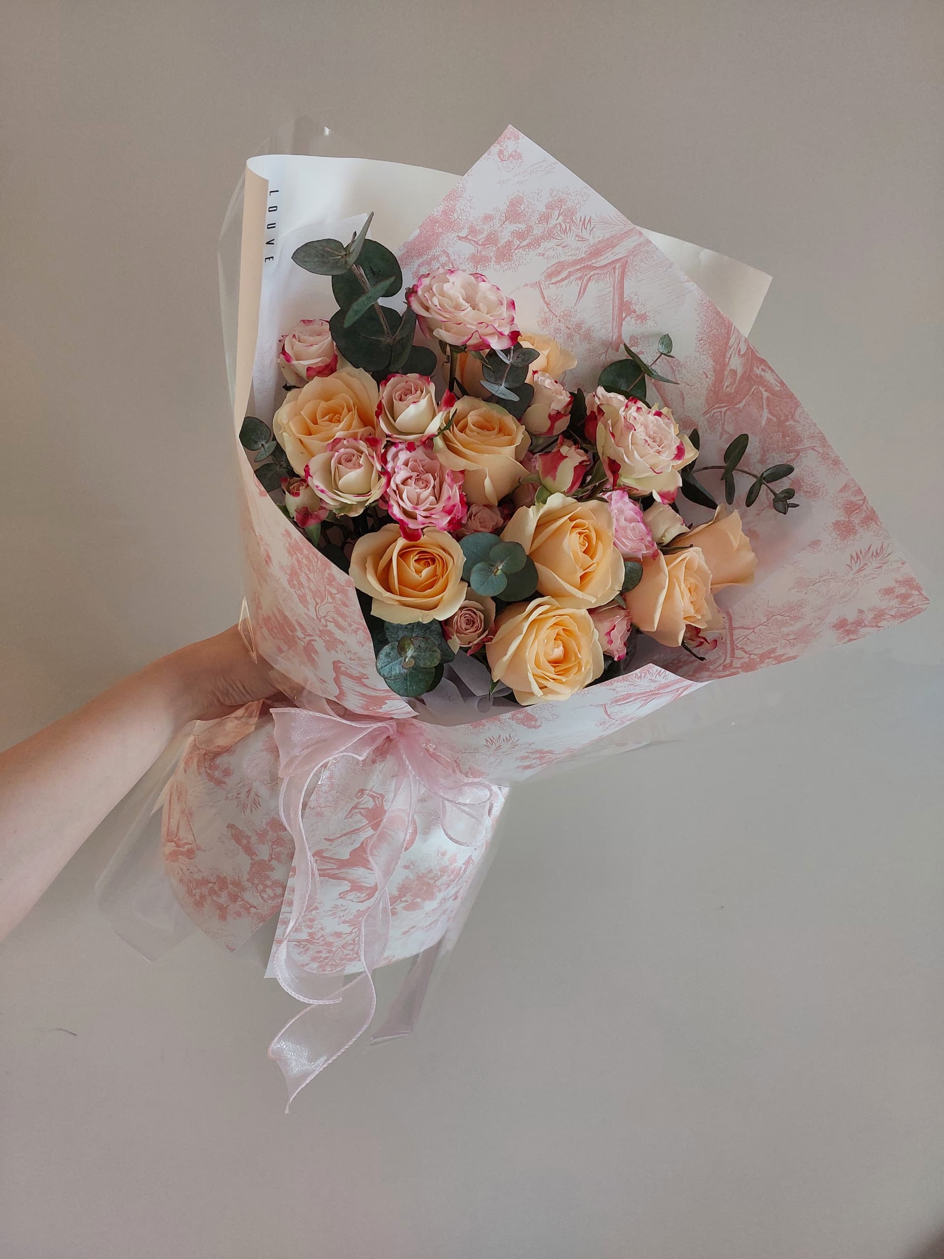 Peachy Blush Fresh Rose Bouquet