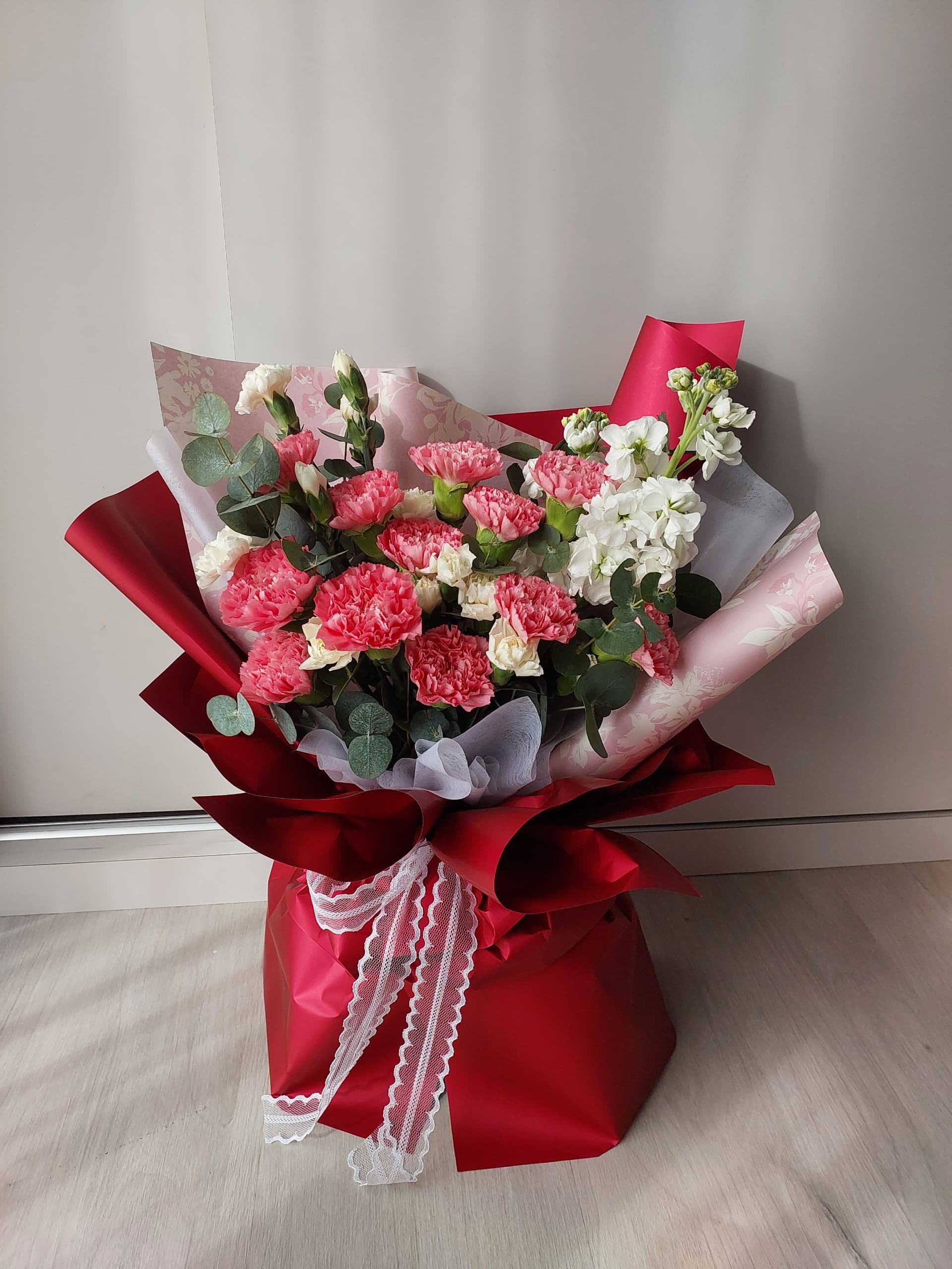 Vibrant mama carnation bouquet