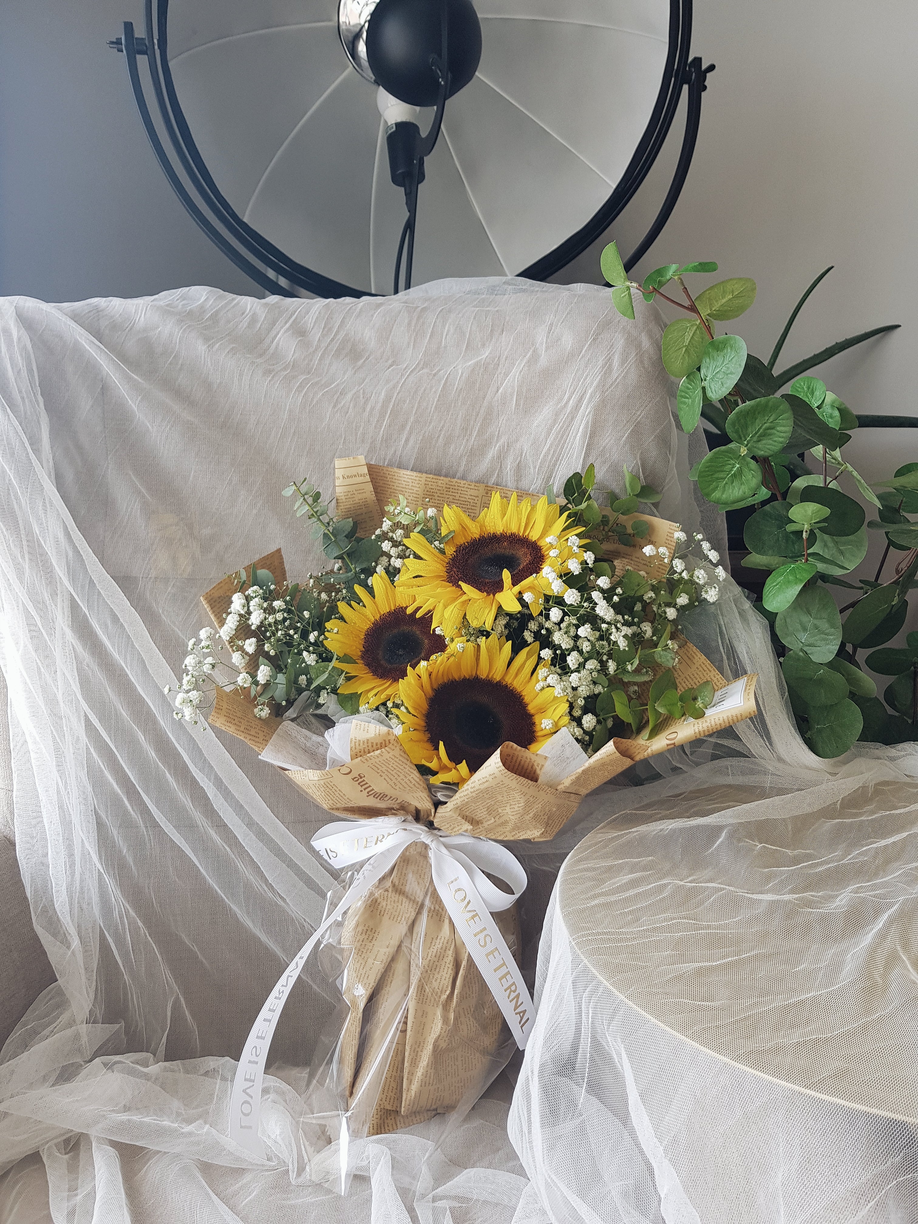 Shiny Sunflower Bouquet
