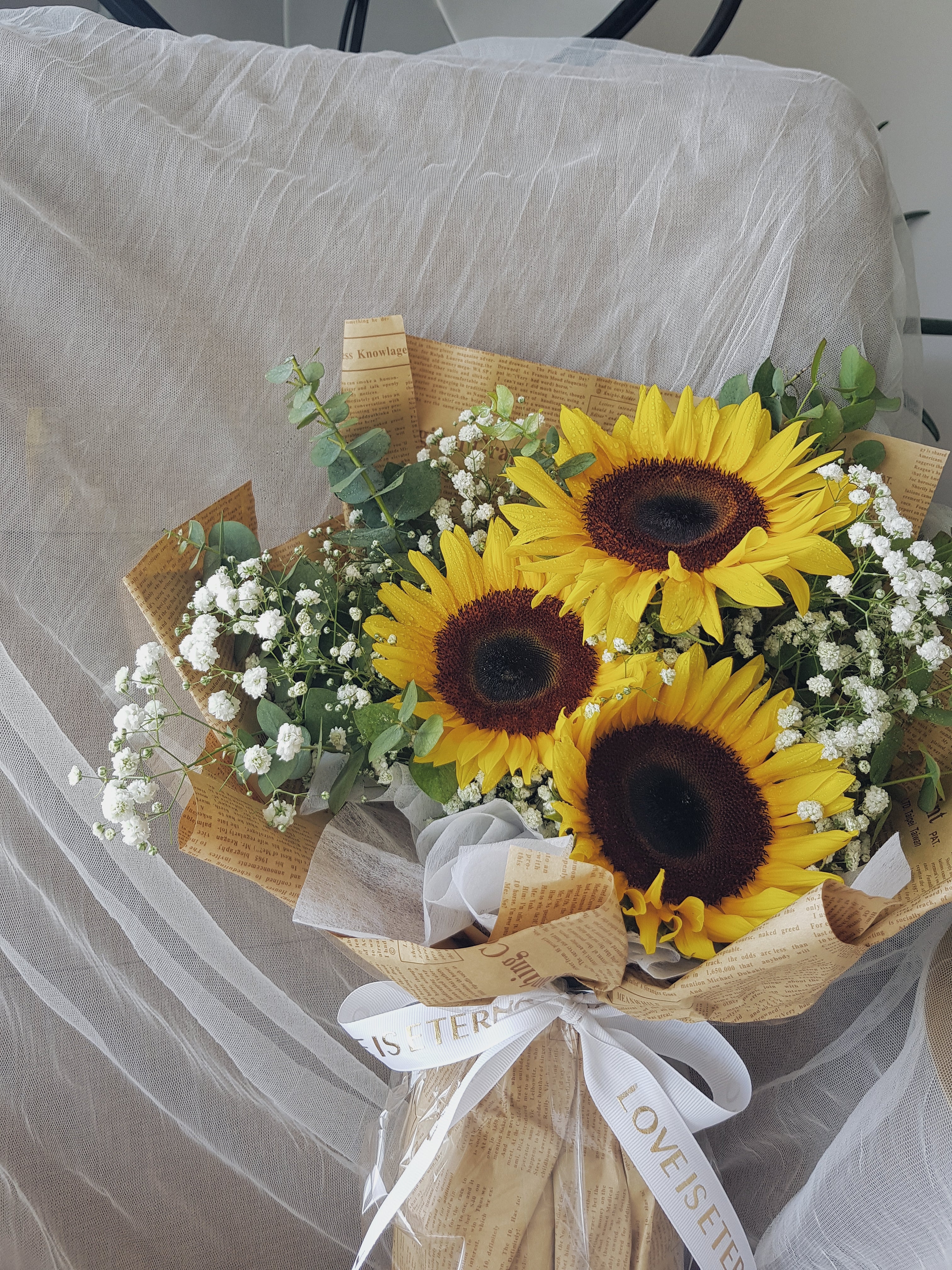 Shiny Sunflower Bouquet