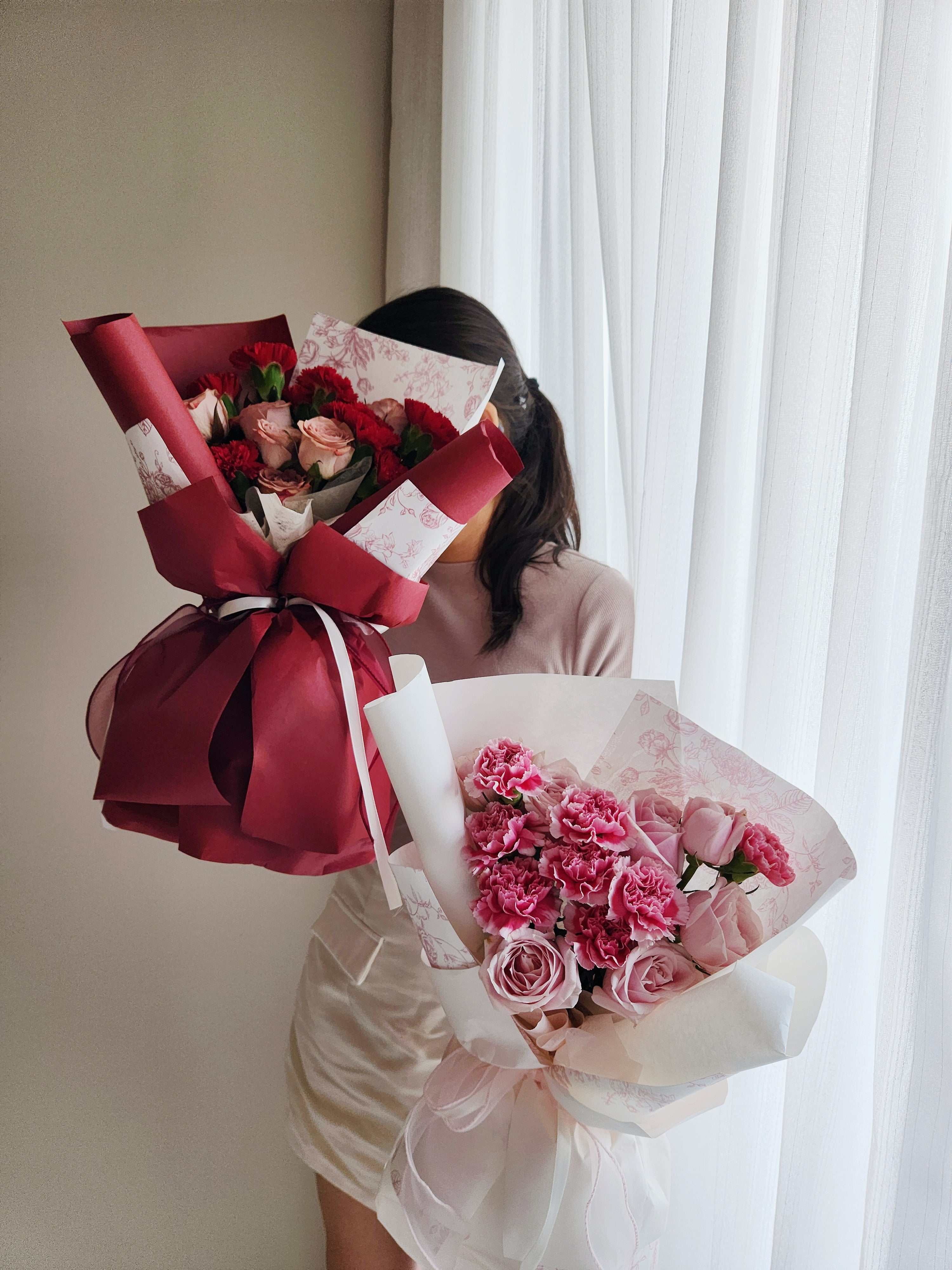 Queen of Heart Carnation Bouquet