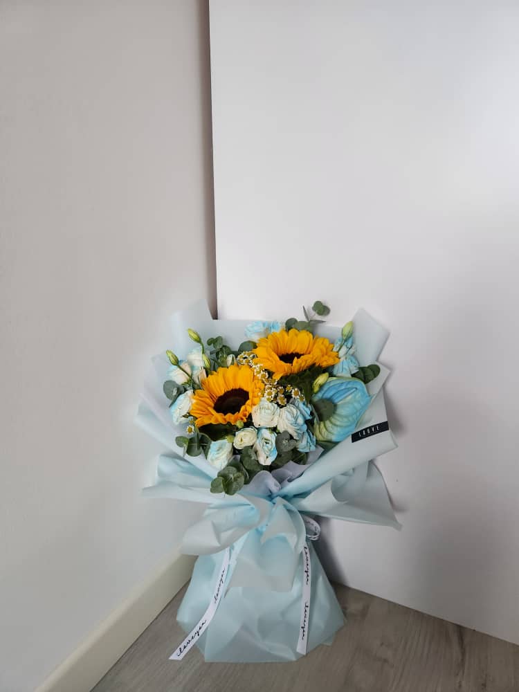 Graceful Graduate Eustoma Bouquet