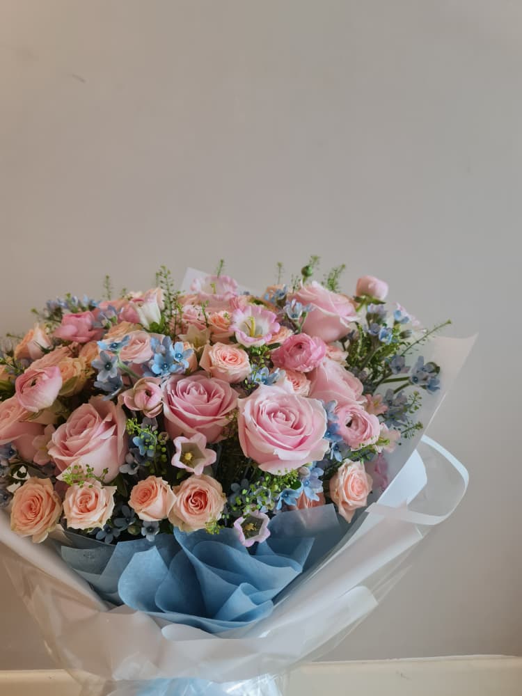 Delulu in Love Fresh Rose Bouquet