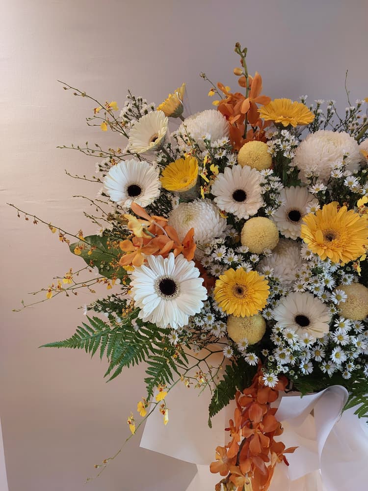 Serenity condolence flower stand
