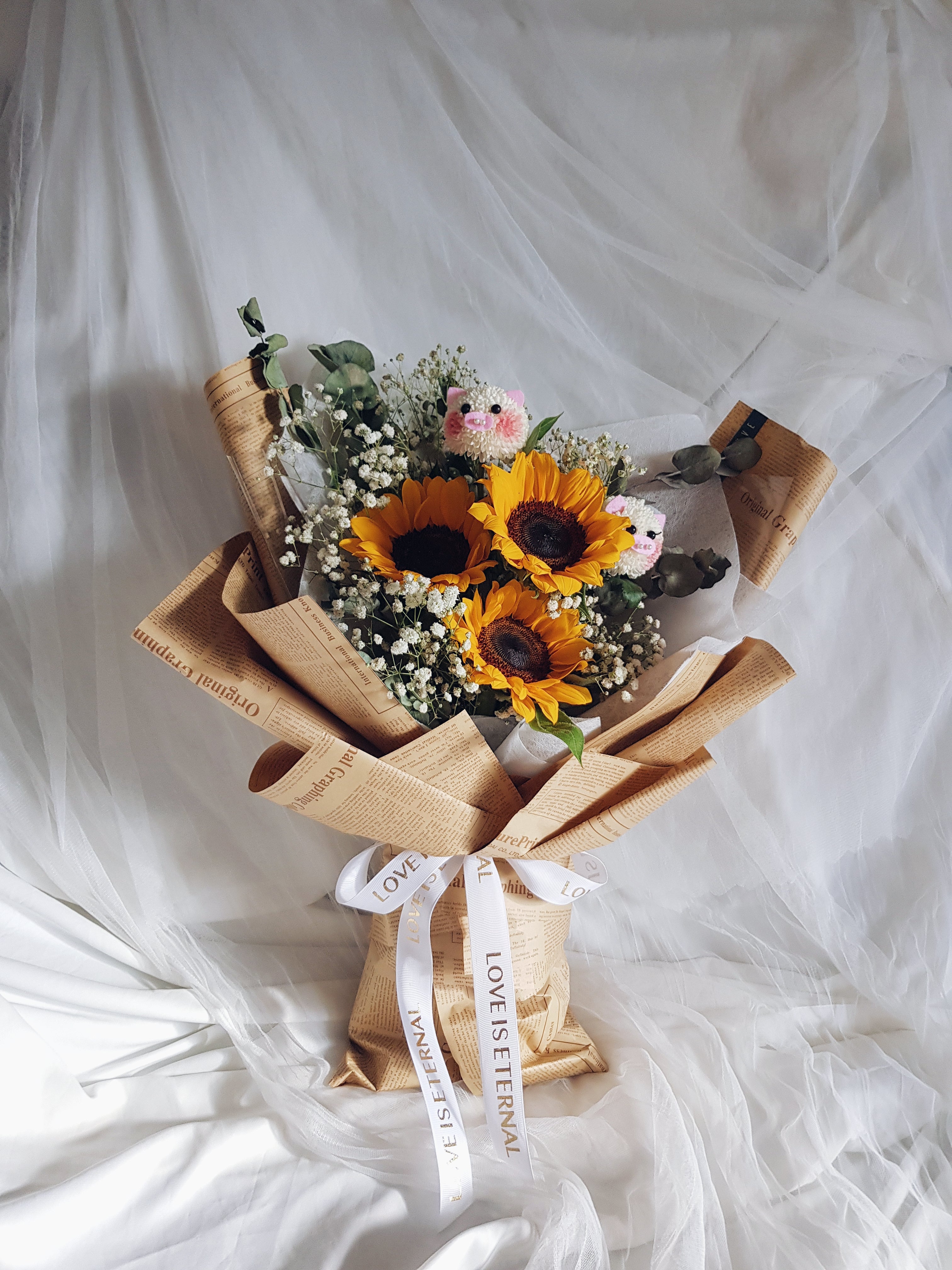 Cheerful BB Piggy Sunflower Bouquet